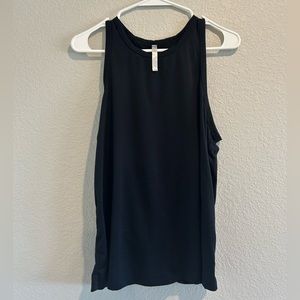 Woman’s athletics top